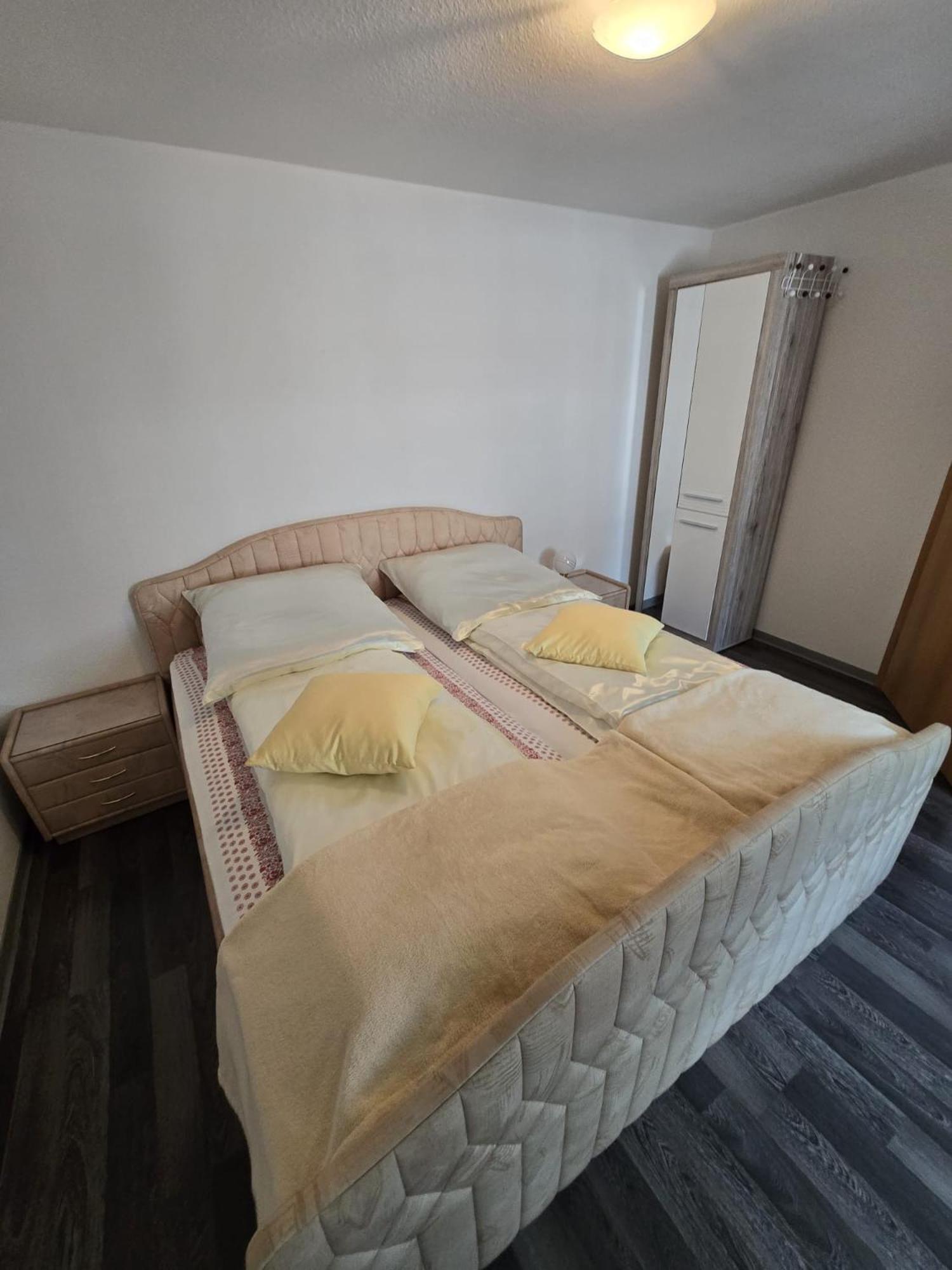 Ferienwohnung Flonta Митвайда Экстерьер фото
